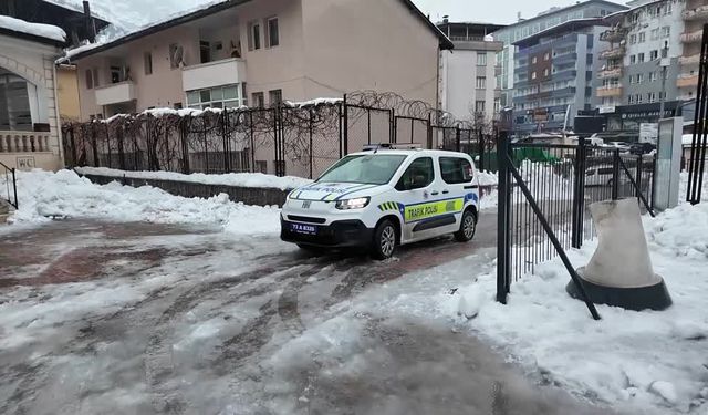 Uludere'de polisten ilkokul öğrencilerine yönelik etkinlik