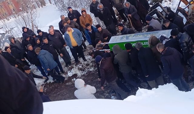 Canına kıyan Özatak son yolculuğuna uğurlandı