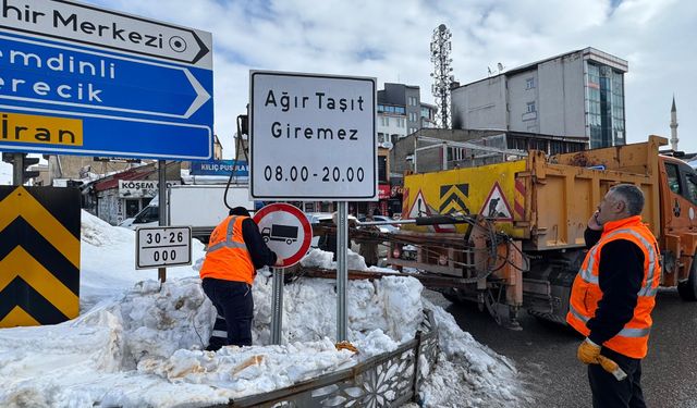 Yüksekova’da ağır taşıtlara gündüz yasağı