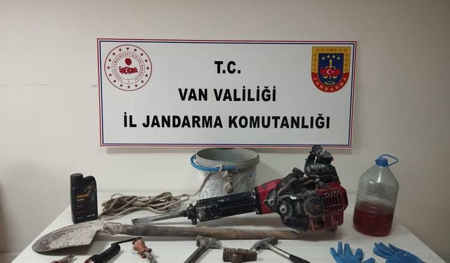 Van’da kaçak kazı yapan 4 kişi yakalandı