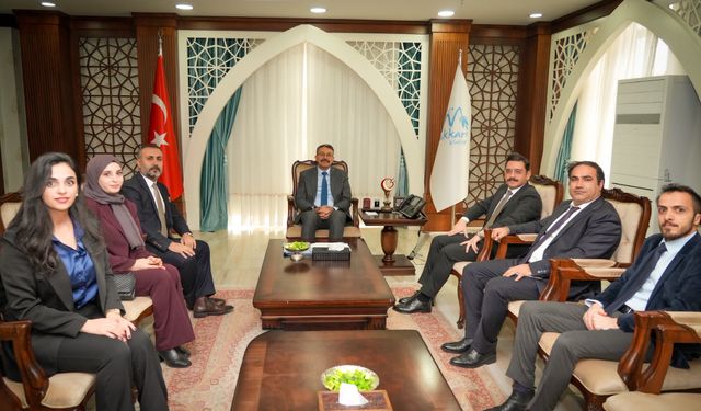 Hakkari Barosu’ndan Vali Çelik’e ziyaret