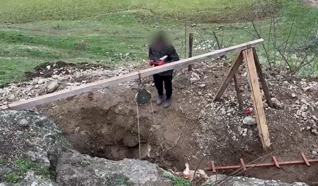 'Kanalizasyon' bahanesiyle kazı yapan 4 defineciye suçüstü