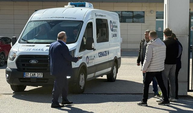 Teravihe giderken kamyonet çarptı, hayatını kaybetti