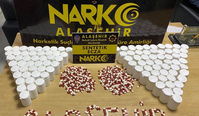 Otomobilde 5 bin 564 sentetik hap ele geçirildi: 2 tutuklama