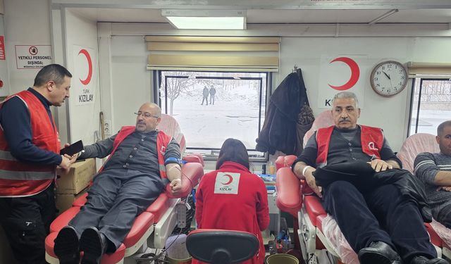 Hakkari’de “Hedef Sümbül Dağı” kan bağışı kampanyası sürüyor