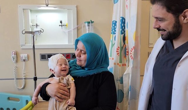 Erken kaynayan kafatası 3 saatlik ameliyatla düzeltildi