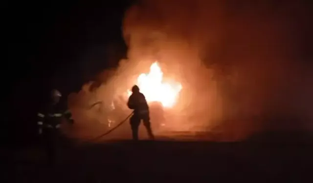 Mardin'de park halindeki otomobil yandı