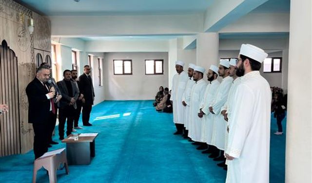 Hakkari’de aday din görevlileri görev yerlerine uğurlandı