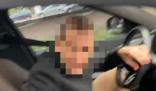 Bebekli aileye tabancaya gösteren kişi, gözaltına alındı