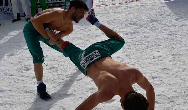 Hakkari'de kış sporları etkinliği düzenlendi