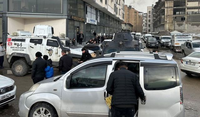 Hakkari'de bir genç silahla kendini vurdu