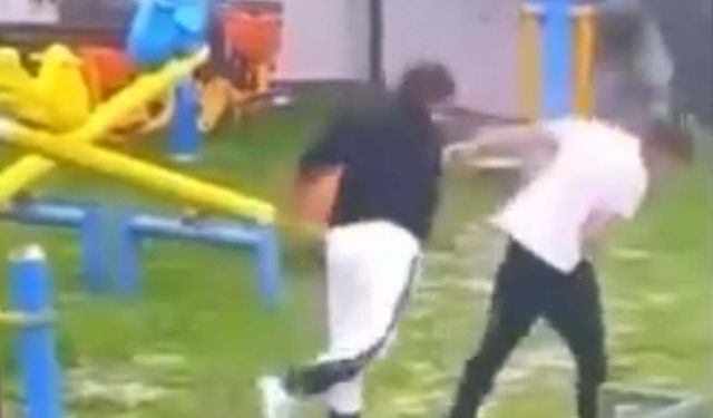 Parkta akran zorbalığı kamerada; 2 gözaltı