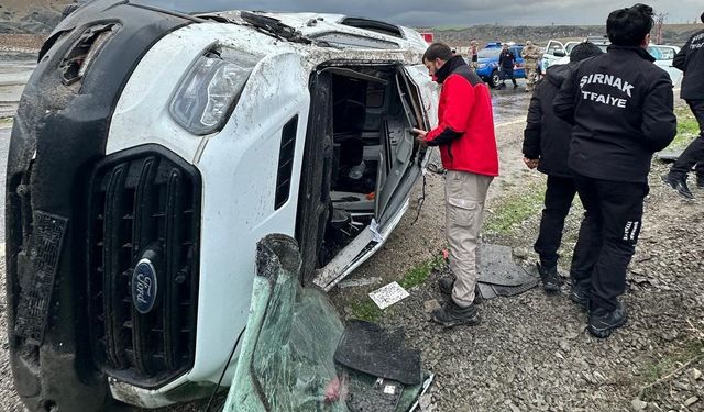 İşçileri taşıyan minibüs devrildi: 9 yaralı