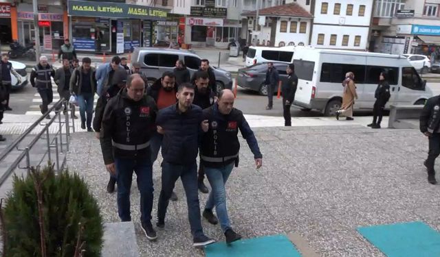 GSM hattı temin eden şebekeye operasyon: 7 gözaltı