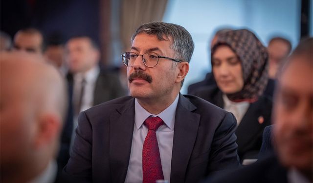 Vali Çelik Valiler toplantısına katıldı