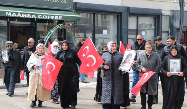 ‘Artık çocuklarımızı gömmeyelim, silahları gömelim’