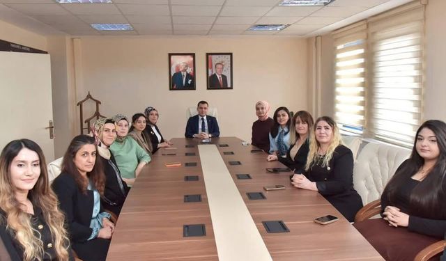 Hakkari İl Özel İdaresi kadın personelini unutmadı