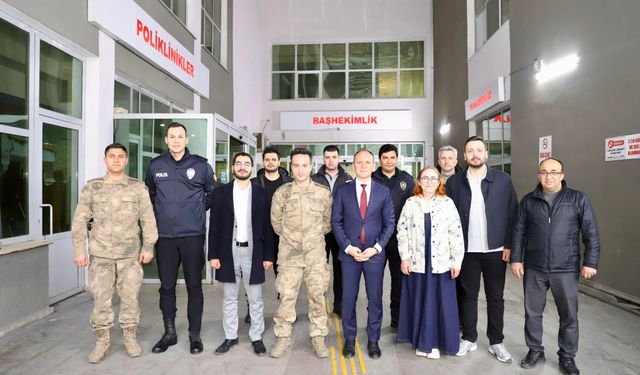 Kaymakam Akpınar’dan hastanede bayram ziyareti