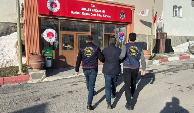Hakkari’de aranan 7 kişi jandarmadan kaçamadı