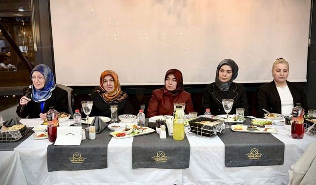 Hakkari'de özel günlerin adresi Meftunu Hayal Cafe oldu