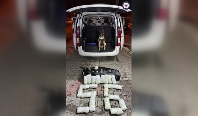 9 kilo 700 gram esrar ele geçirildi