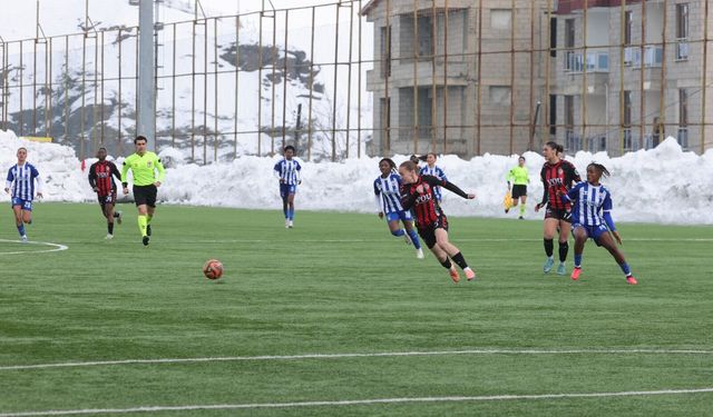 Hakkari’de gülen taraf Ünye Kadın Spor oldu