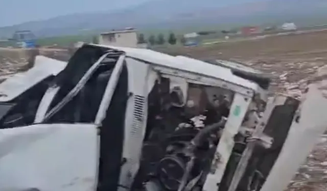 Siirt'te otomobil şarampole yuvarlandı: 3 yaralı