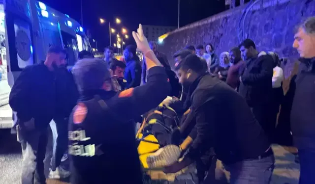 Kontrolden çıkan otomobil alt yola savruldu