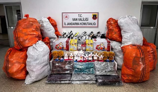 Başkale’de 6,4 milyon TL’lik kaçak eşya ele geçirildi