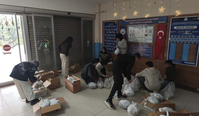 Mardin’de öğrencilerden ihtiyaç sahiplerine bayram desteği
