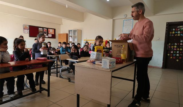 Hakkari’de 2 bin aile için ramazan kolisi hazırladılar