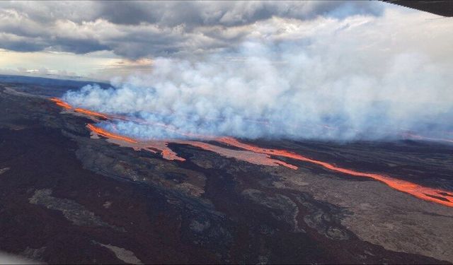 Hawaii'deki Kilauea Yanardağı yeniden lav püskürttü