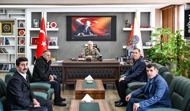 Hakkari’de şehit yakınlarına bayram ziyareti