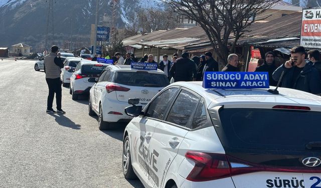 Hakkari’de direksiyon sınavı heyecanı yaşandı