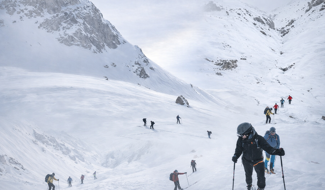 Hakkari'deki Mor dağına tarihi zirve
