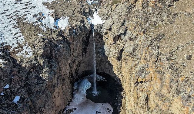 Yaşar Kemal Şelalesi yeniden akmaya başladı