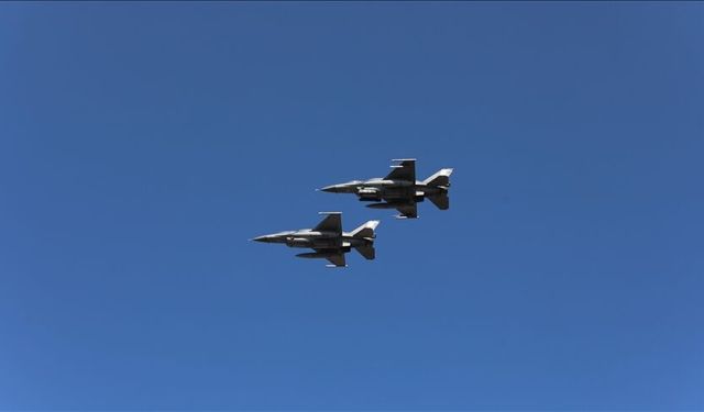 Edirne'de F-16'lar ve Bayraktar Akıncı prova uçuşu yaptı