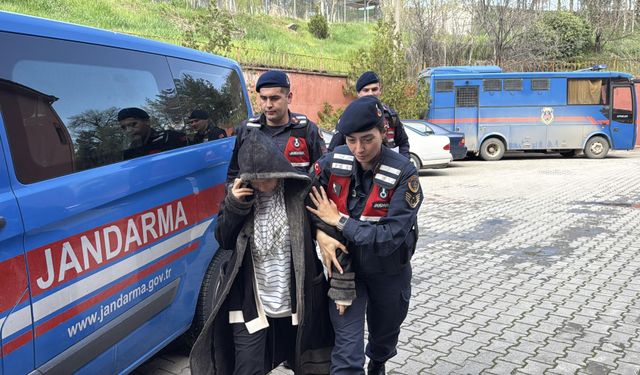 Tartıştığı kocasını başından vurdu