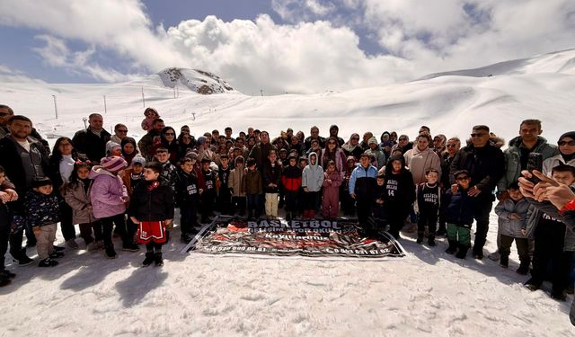 Başkan Kaya’dan sporcu çocuklara kar sürprizi