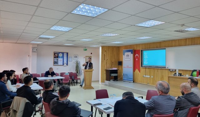 Hakkari’de afet süreçlerinde çocuk hakları eğitimi verildi