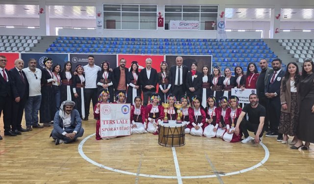 Hakkari halk oyunlarında 4 kategoride şampiyon