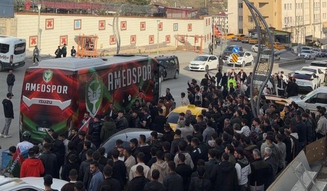 Amedspor otobüsü Hakkari taraftarını Diyarbakır’a taşıdı