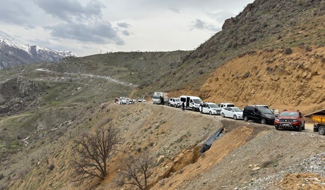 Hakkari–Van Karayolu’nda kontrollü geçişler yeniden başladı