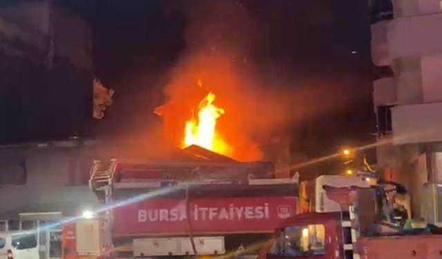 2 katlı evde çıkan yangında öldü