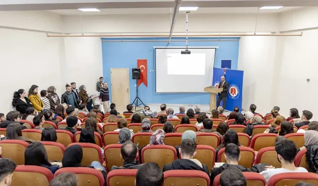 Hakkari’de “İyileştiren Kütüphane” Söyleşisi