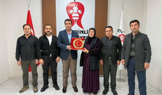 Muhtarlardan Başkan Şakar’a karla mücadele plaketi