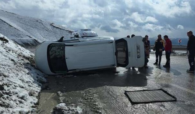 Hakkari-Van yolunda kaza: 1 yaralı