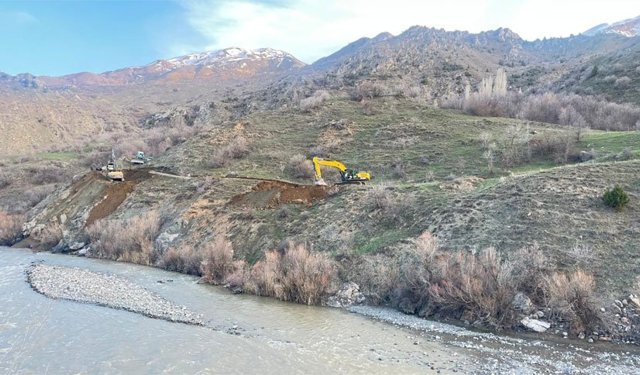 Hakkari'de alternatif yol çalışmaları devam ediyor
