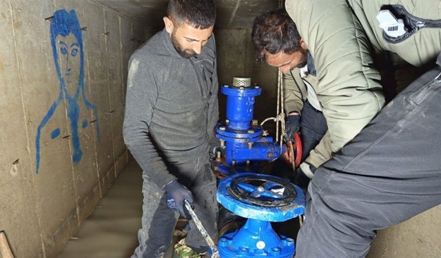 Belediye ekipleri gece çalışıp arızayı giderdi