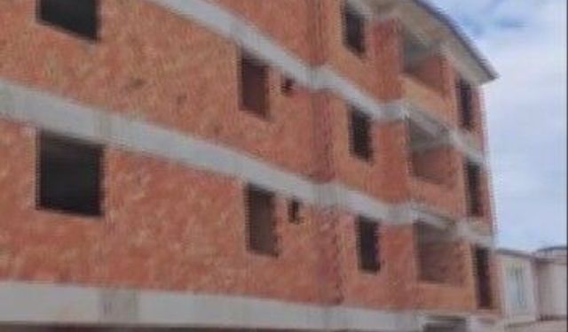 İnşaatın çatısından düşen işçi hayatını kaybetti